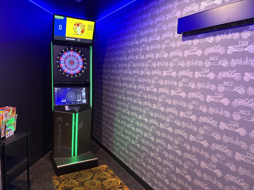 カラオケ館の個室ダーツ画像